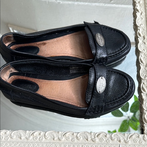 FOSSIL Leather Loafers Moccasin Style Flats - Picture 3 of 5